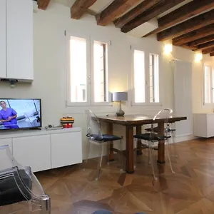 Salute-accademia Apartment